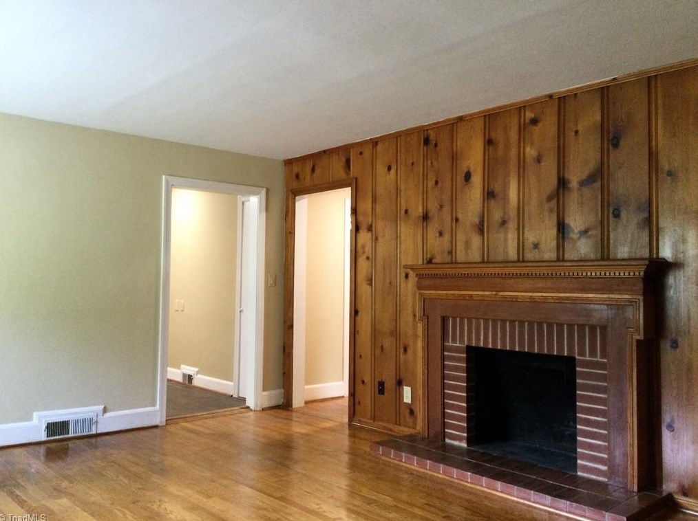 4415 Shattalon Dr, Winston Salem, NC 27106-2036