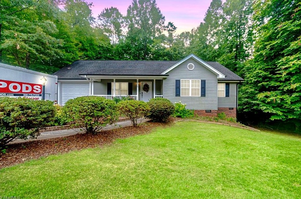 2305 Regency Dr, Randleman, NC 27317