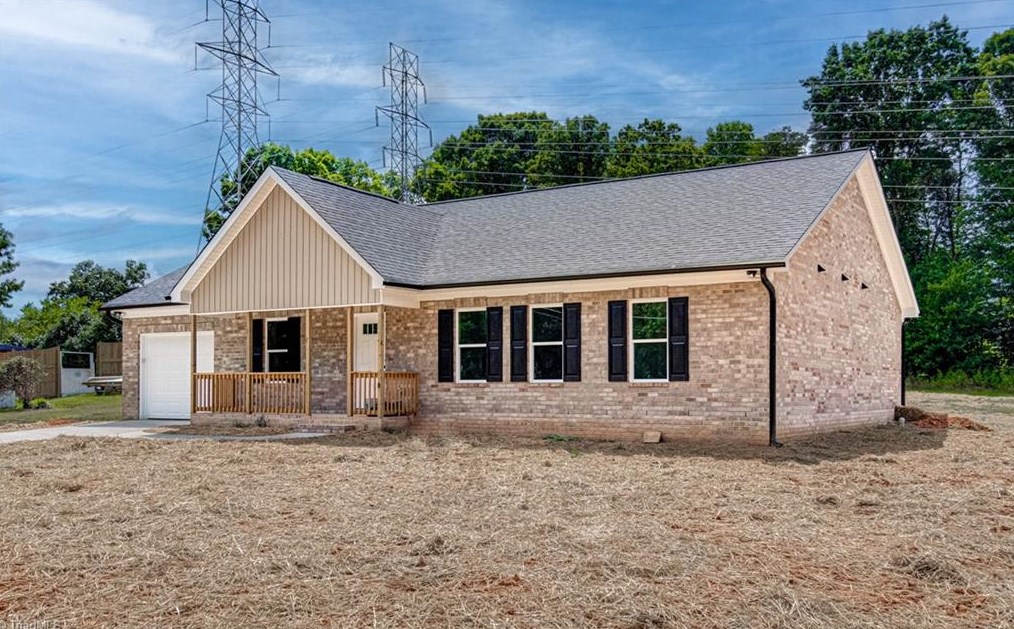 4600 Haven Crest Rd, Winston Salem, NC 27106