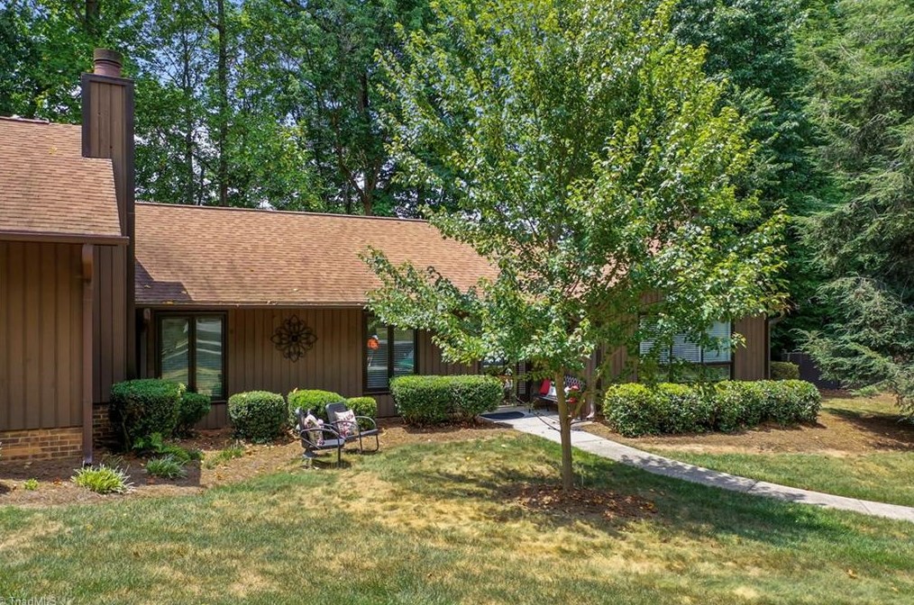 2533 Cottage Pl, Greensboro, NC 27455-2916