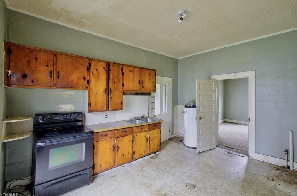 49 Mill St, Lexington, NC 27295