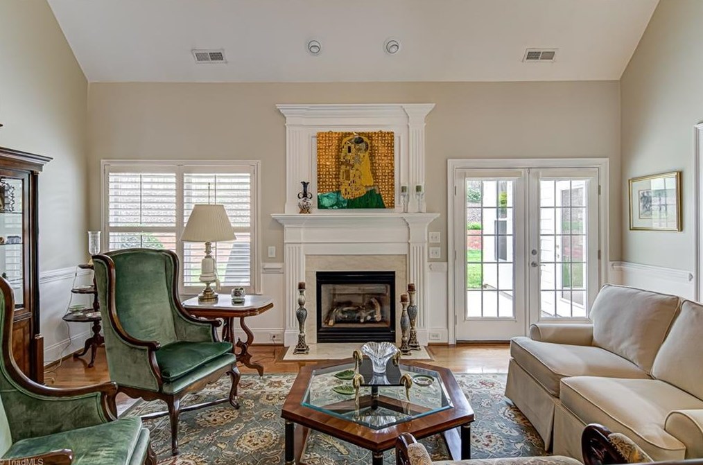 273 Hollin Way, Winston Salem NC  27104-3692 exterior