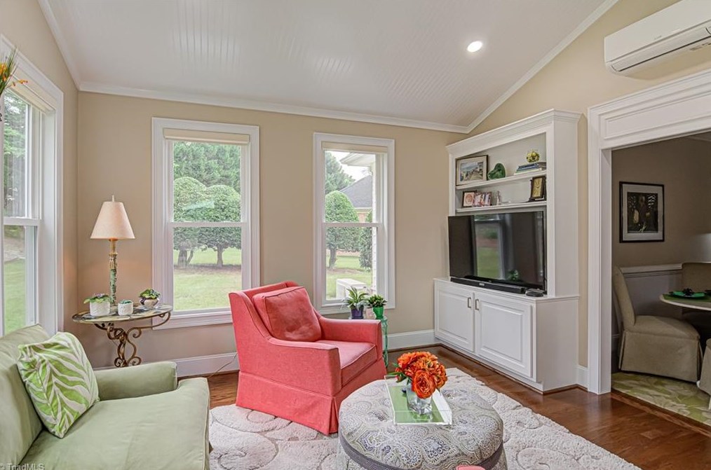 273 Hollin Way, Winston Salem NC  27104-3692 exterior