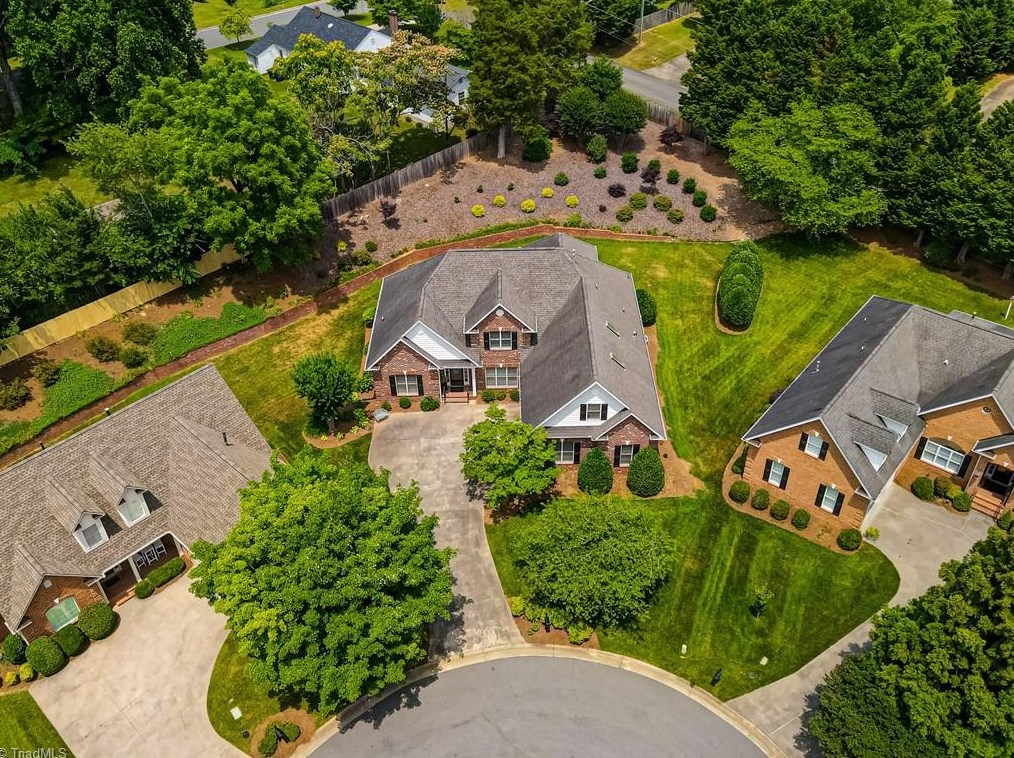 273 Hollin Way, Winston Salem NC  27104-3692 exterior