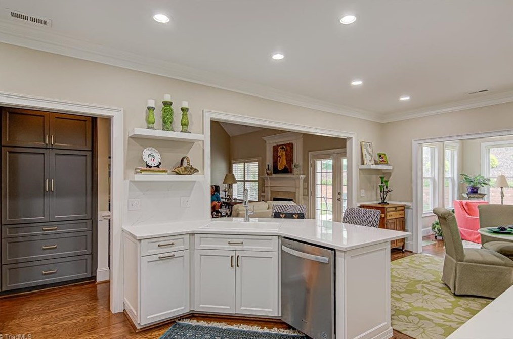 273 Hollin Way, Winston Salem NC  27104-3692 exterior