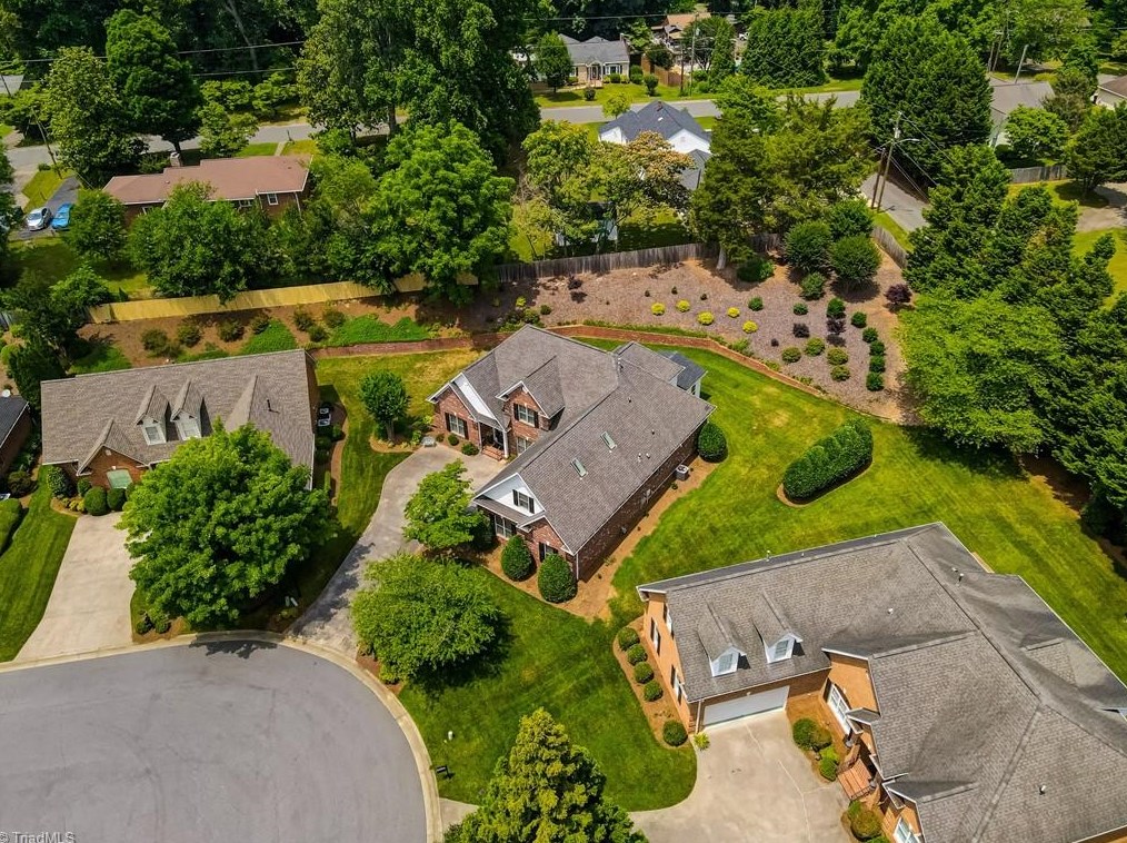 273 Hollin Way, Winston Salem NC  27104-3692 exterior