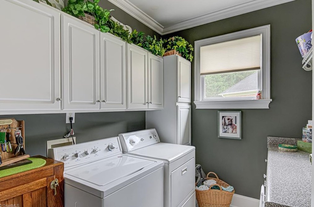 273 Hollin Way, Winston Salem NC  27104-3692 exterior