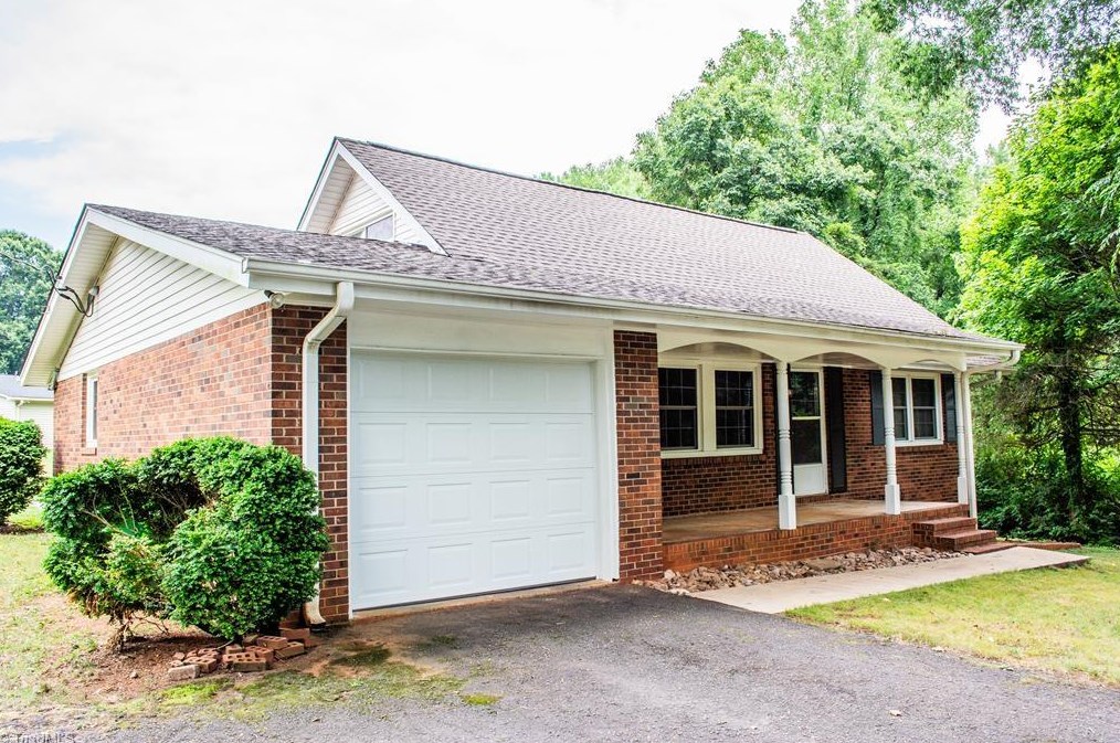 7355 Wellesley Rd, Rural Hall, NC 27045