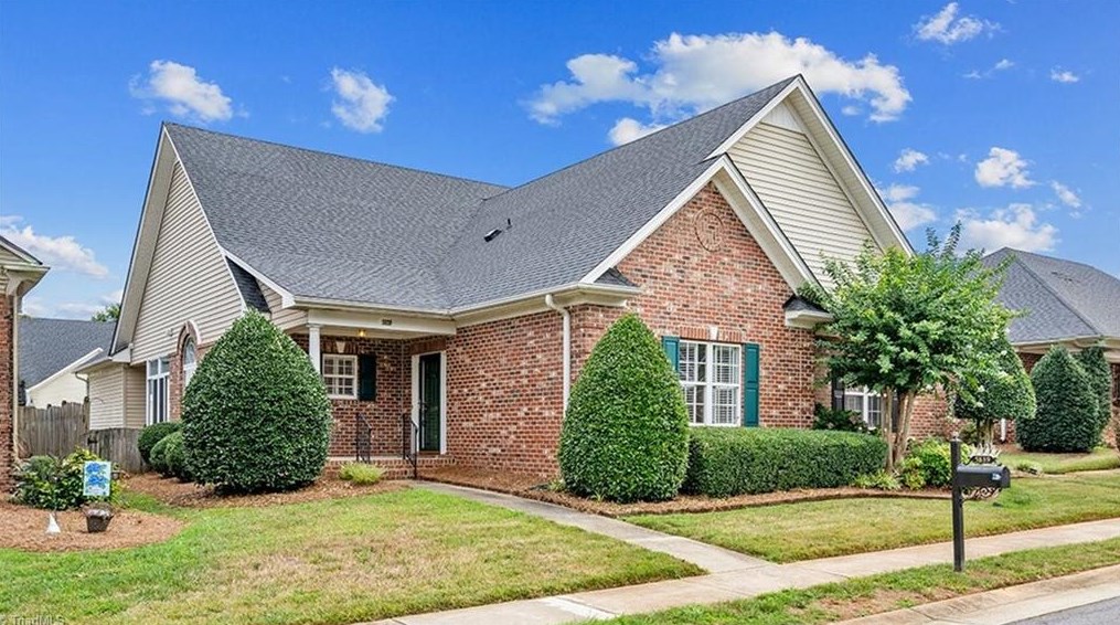 5839 Kenville Green Cir, Kernersville, NC 27284