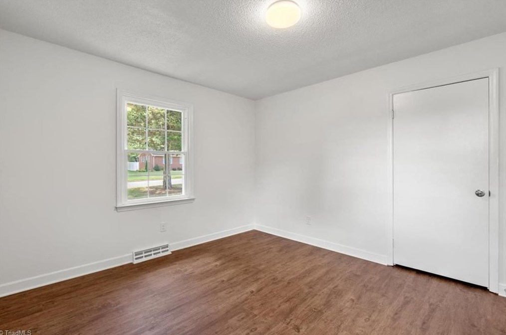 2818 Broadbay Dr, Winston Salem NC  27107-2504 exterior