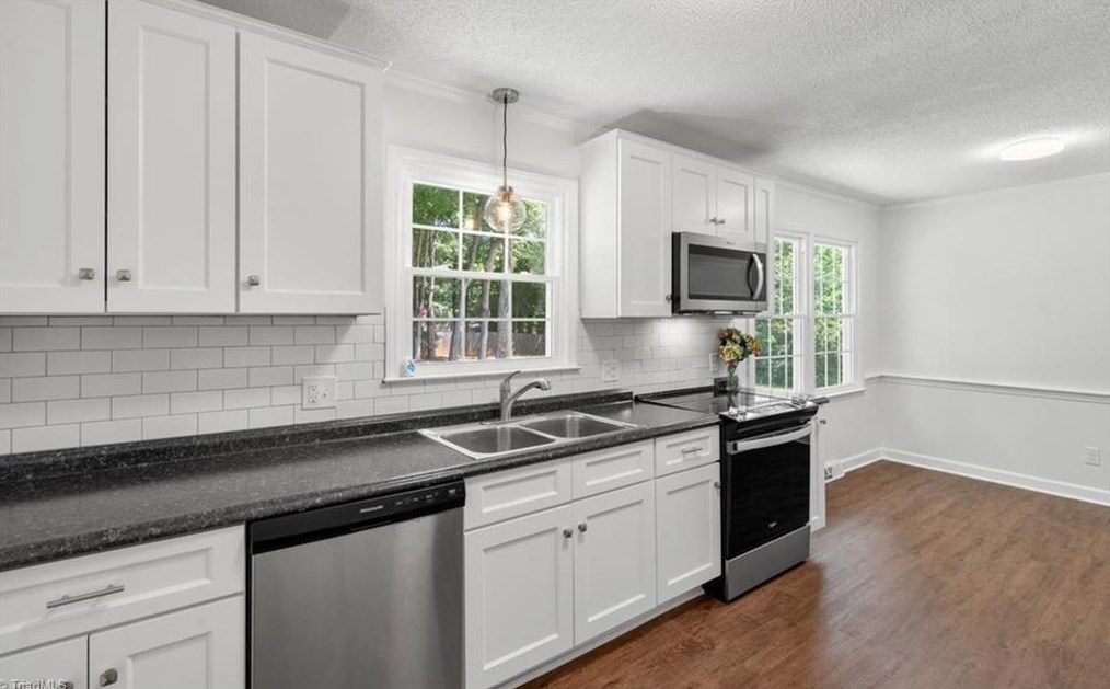 2818 Broadbay Dr, Winston Salem NC  27107-2504 exterior