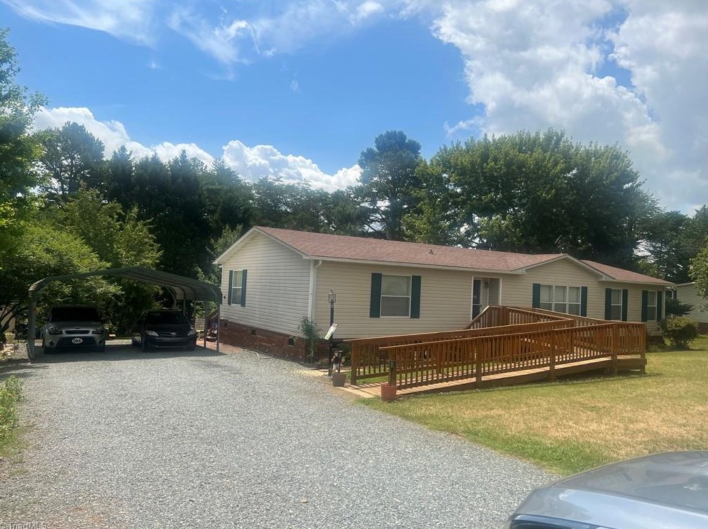 1214 High Bridge Rd, Pinnacle, NC 27043
