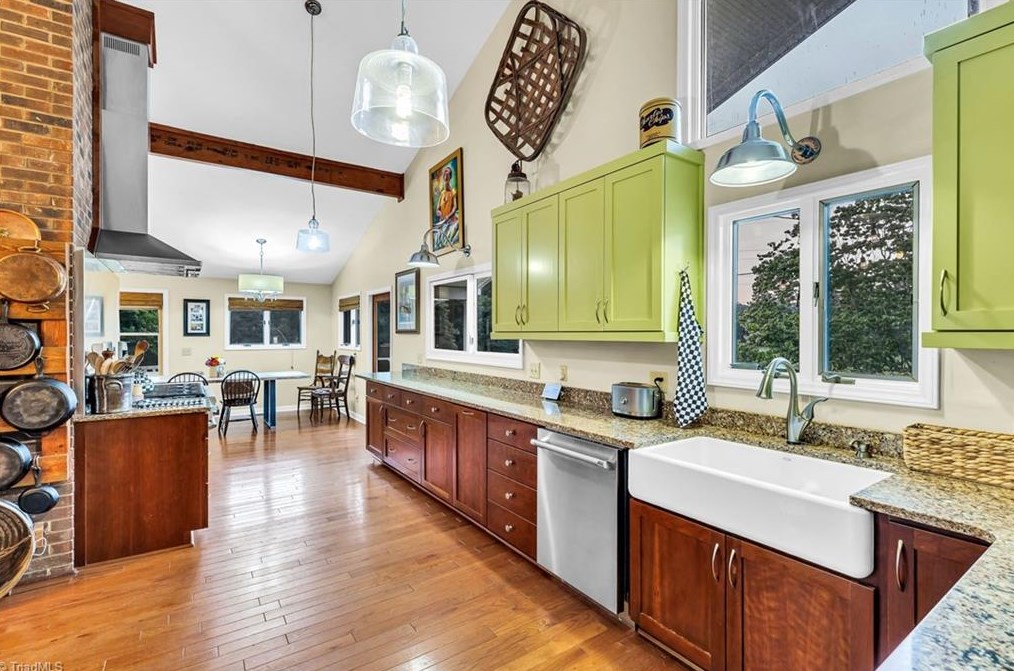 4611 Cedar Cliff Rd, Graham, NC 27253