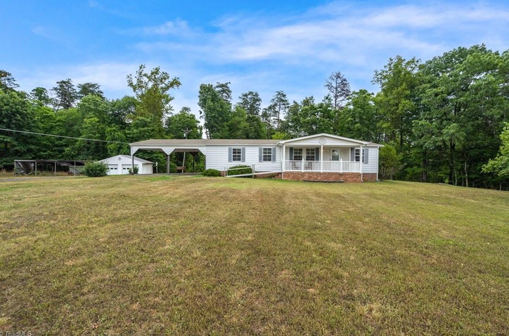 1921 Sizemore Rd, Germanton, NC 27019