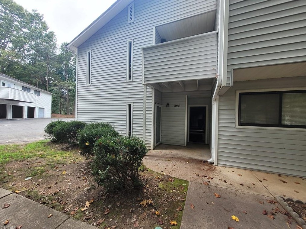 425 Brookside Ct, Kernersville NC  27284-3362 exterior