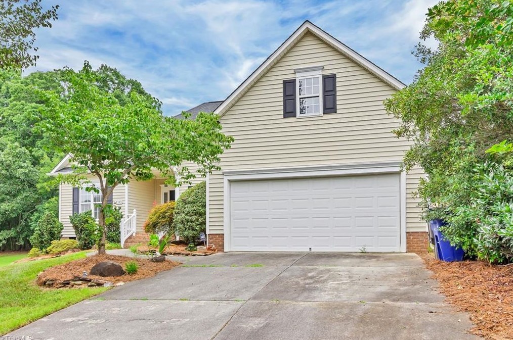 2345 Riley Forest Dr, Winston Salem, NC 27127