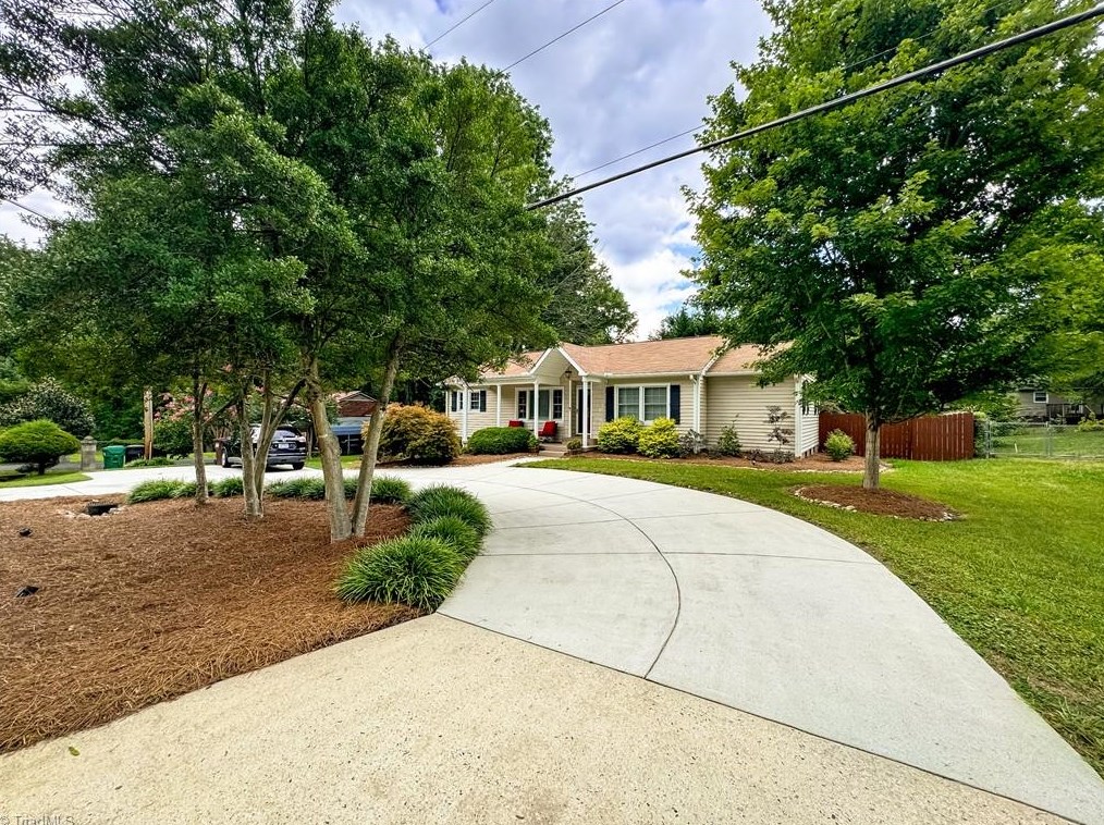 502 Greenwood Dr, High Point, NC 27262
