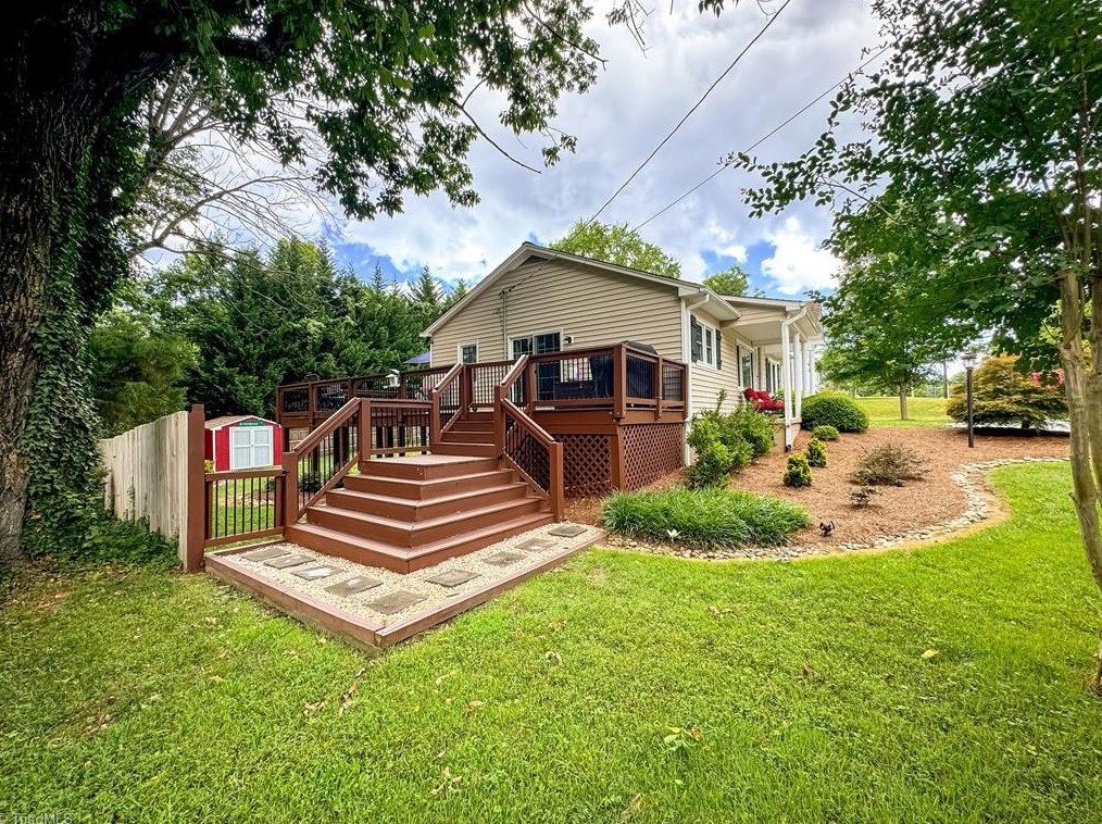 502 Greenwood Dr, High Point NC  27262-7817 exterior