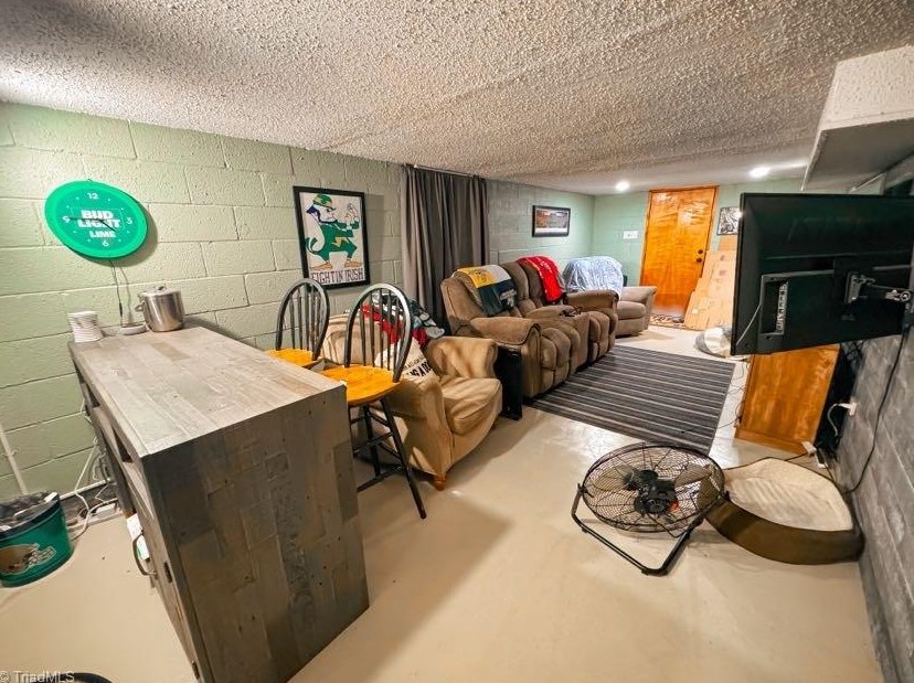 502 Greenwood Dr, High Point NC  27262-7817 exterior