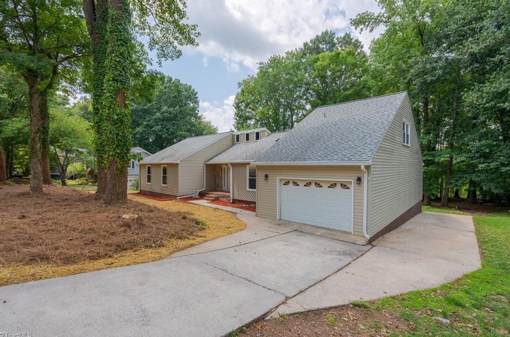 306 Lake Ridge Dr, Kernersville, NC 27284