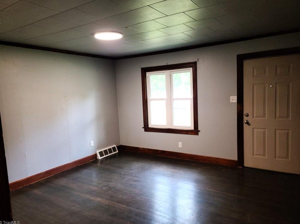 2805 Broadbay Dr, Winston Salem, NC 27107-2504