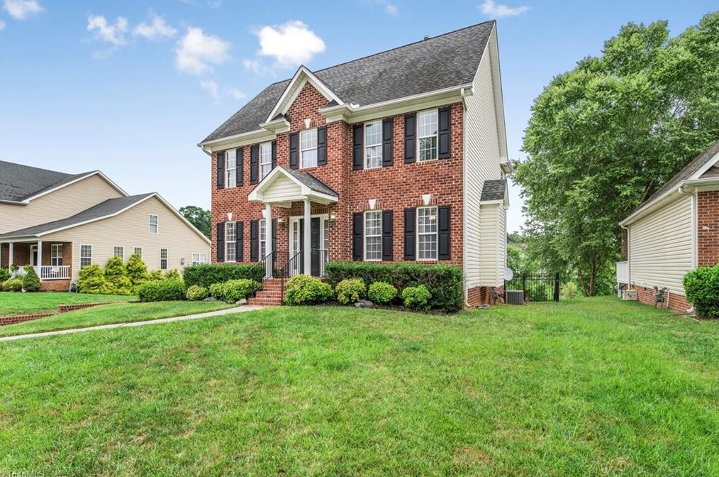 2519 Brook Stone Dr, Clemmons, NC 27012