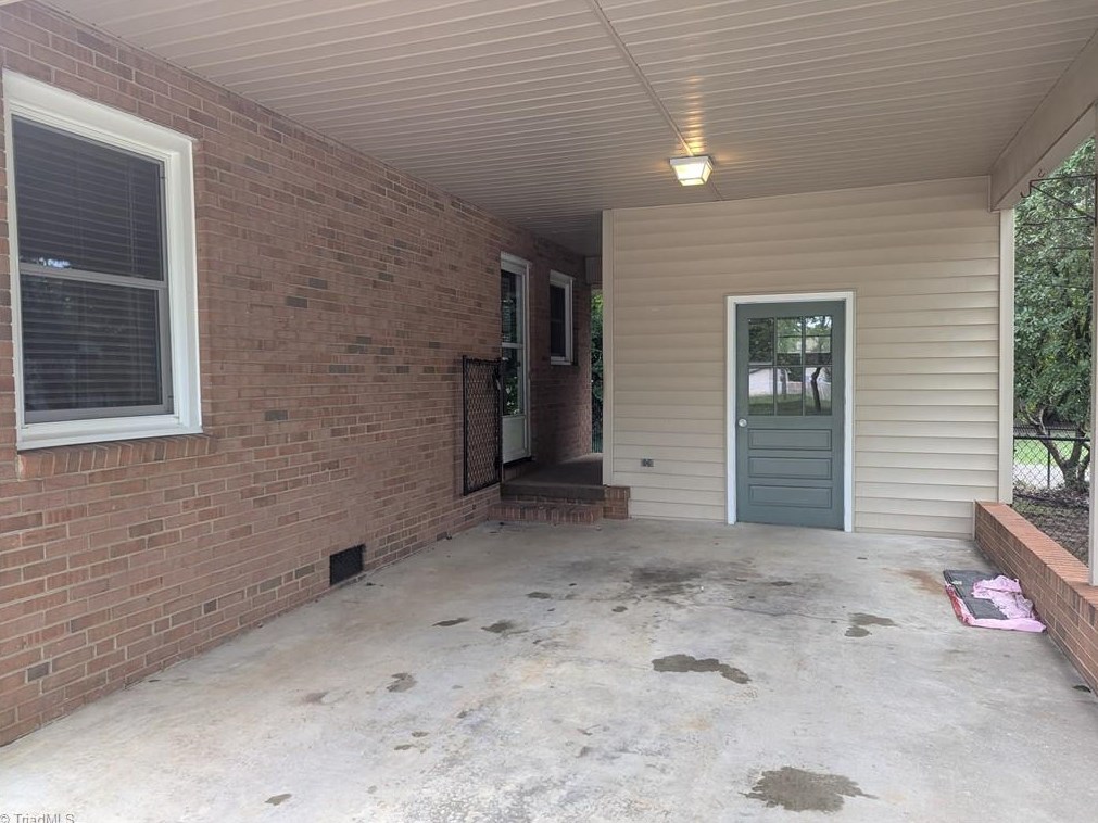601 Oakhurst St, Kernersville, NC 27284