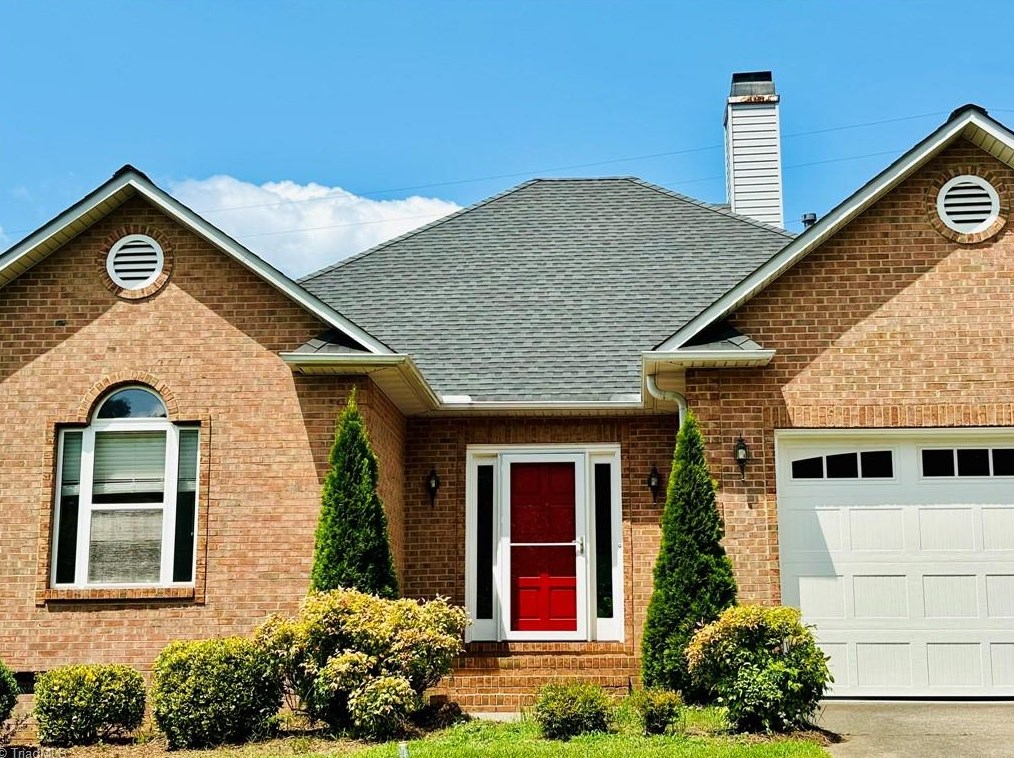 180 Bradford Place Ln, Lewisville, NC 27023-8639
