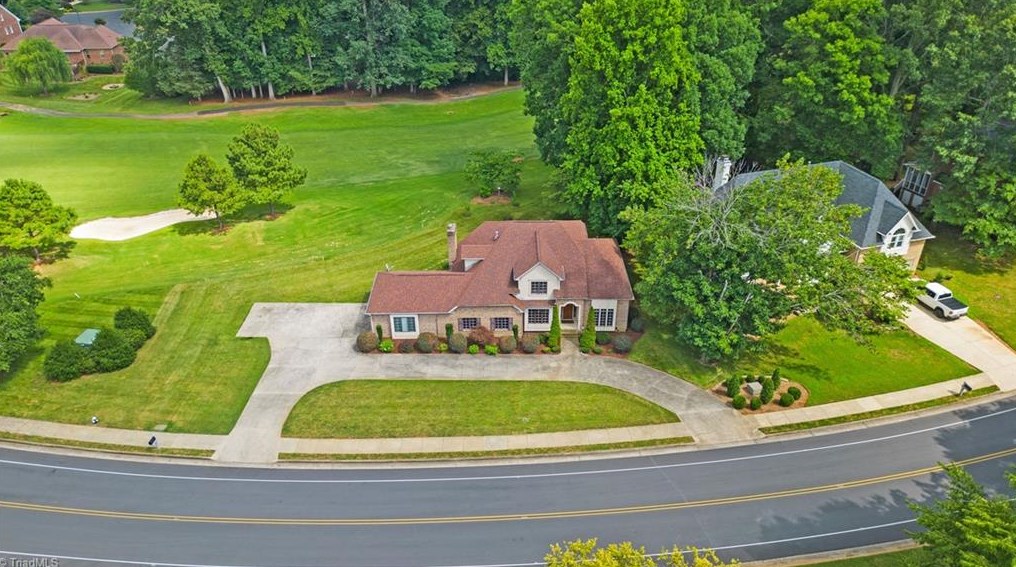 914 Golf House Rd E, Whitsett, NC 27377