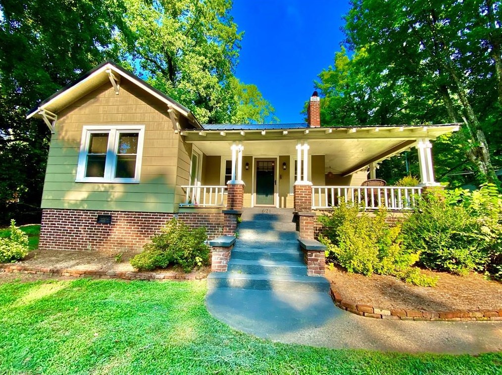 621 Fairview Dr, Lexington, NC 27292