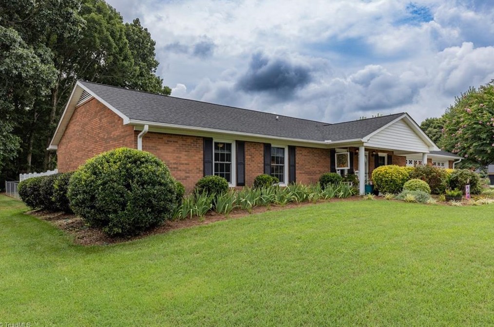 120 Tara Gail Ln, Winston Salem, NC 27127