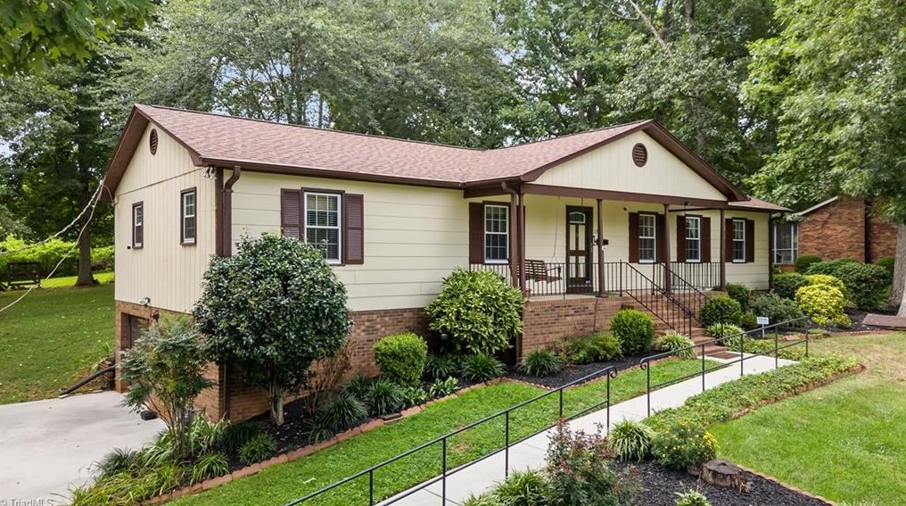 2300 Denise Ln, Winston Salem, NC 27127