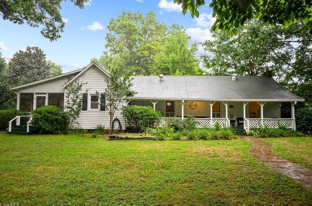 150 Linbrook Dr, Winston Salem, NC 27106