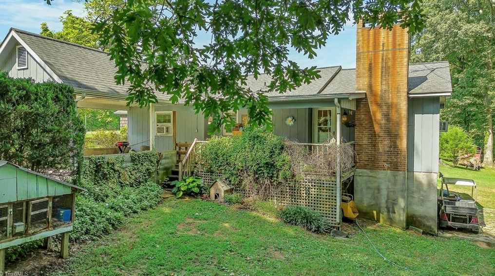 233 E Walker Rd, Elkin, NC 28621