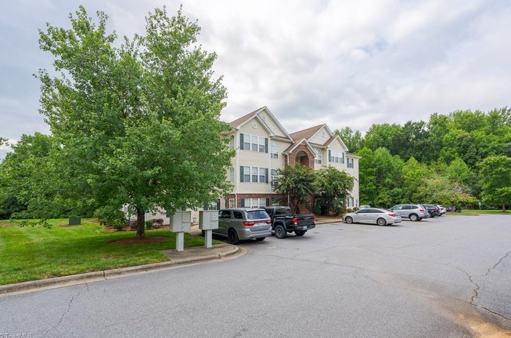 125 James Rd #2b, High Point, NC 27265