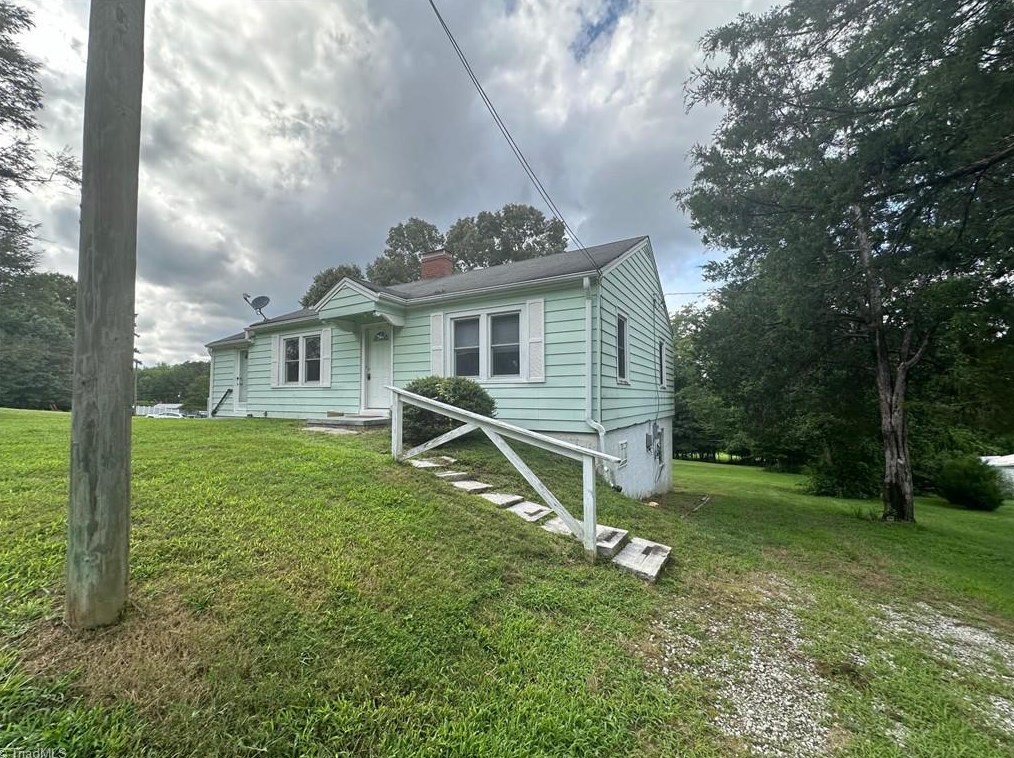 191 Monroe Rd, Mount Airy, NC 27030