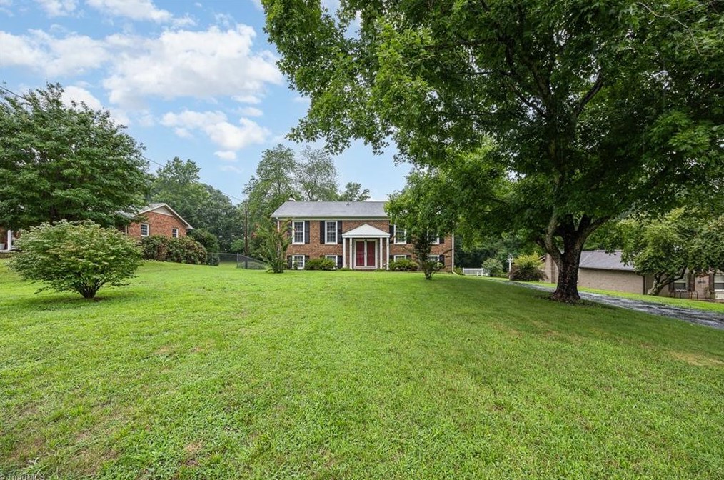 140 Greenhaven Dr, High Point, NC 27263