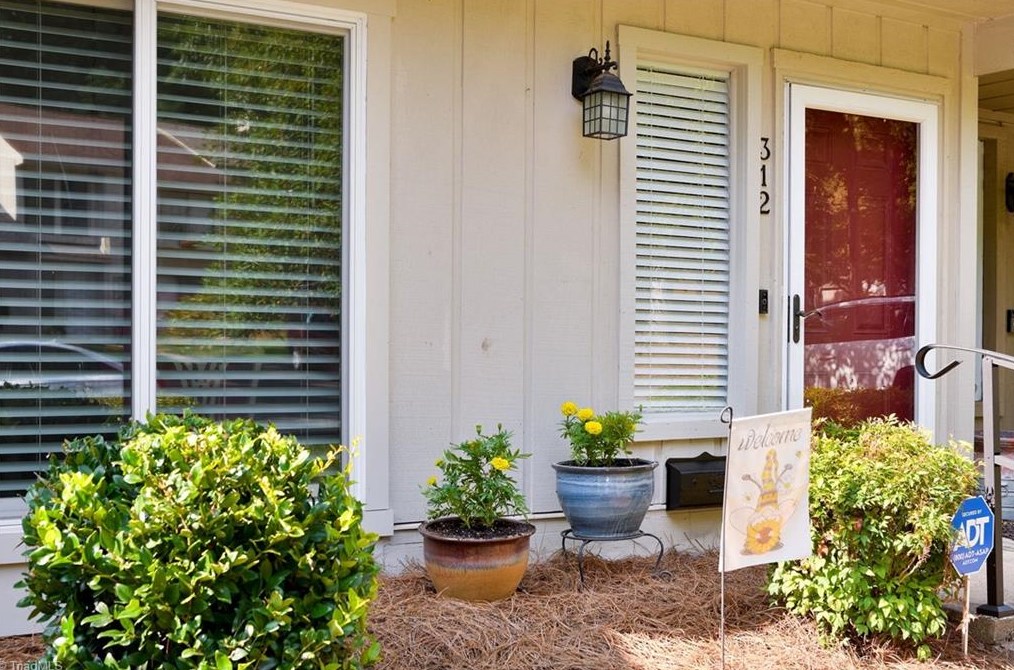 312 Lamplighter Cir, Winston Salem, NC 27104-3421