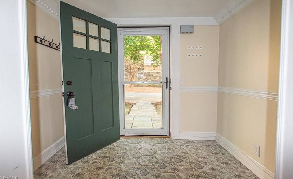 835 Pilot View St, Winston Salem, NC 27101