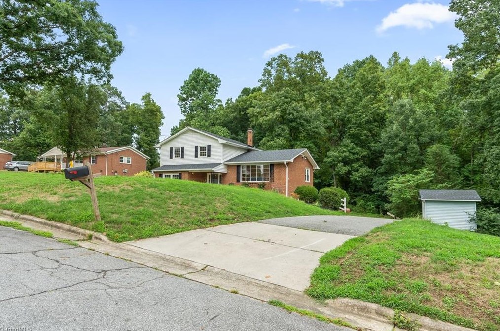1120 Tanglewood Ave, High Point, NC 27265