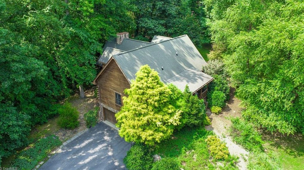 8990 Pepper Ridge Ct, Oak Ridge, NC 27310