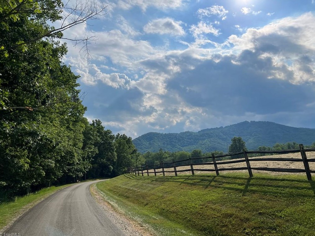 368 Mcintosh Dr, Lowgap, NC 27024
