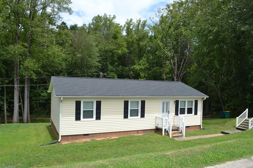 800 Mcgehee St, Ellisboro, NC 27025