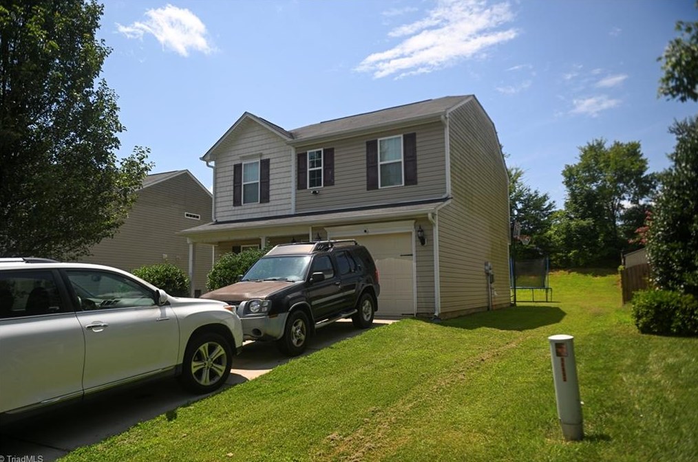 1912 Newcomb Dr, Whitsett, NC 27377