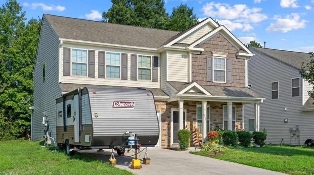 6727 Maize Dr, High Point, NC 27265