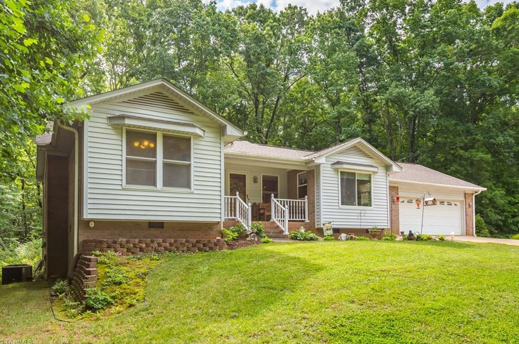 593 Riverwood Dr, Lexington, NC 27292
