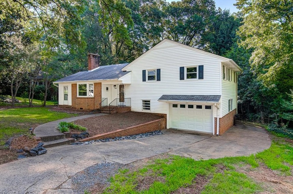 949 N Stratford Rd, Winston Salem, NC 27104