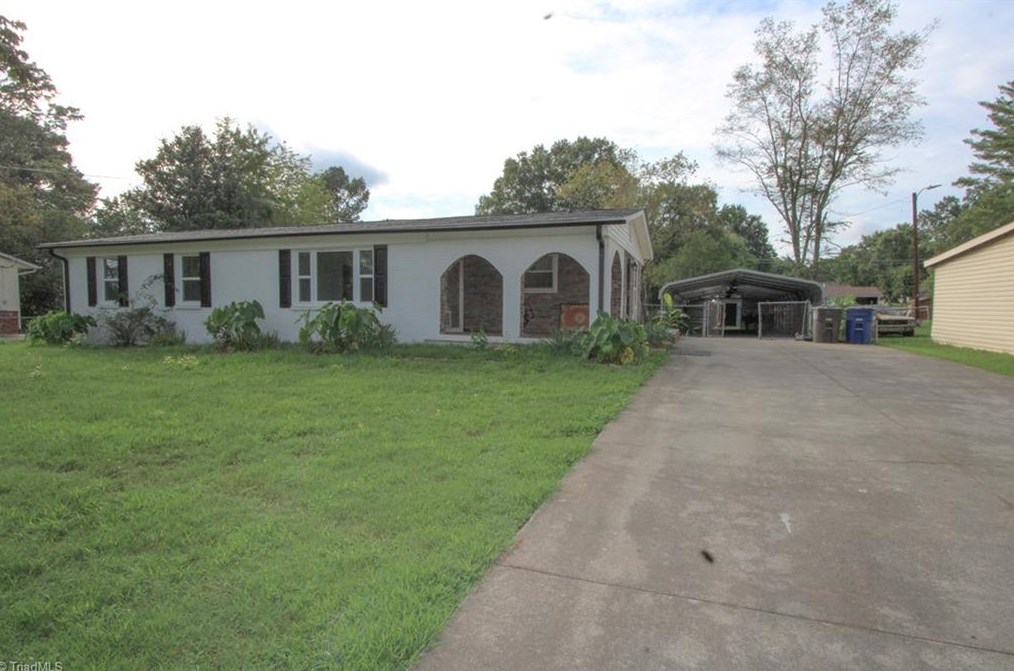 4359 Morningside Dr, Winston Salem, NC 27106