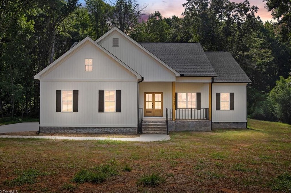 1541 Creek Bed Rd, Kernersville, NC 27284