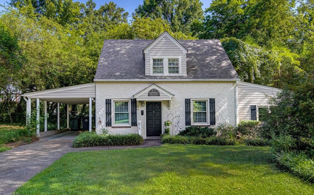 2919 Kinnamon Rd, Winston Salem, NC 27104-4010